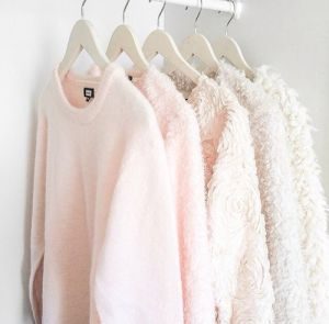 Pink sweater - sell the benefits in copywriting
